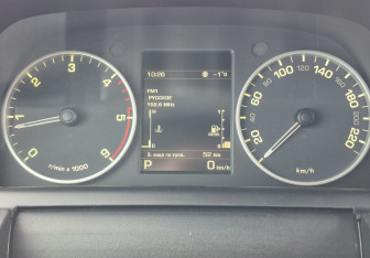 Подержанный автомобиль Land Rover Discovery 2014 года (13 фото)