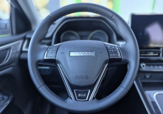 Подержанный автомобиль Haval M6 2025 года (17 фото)