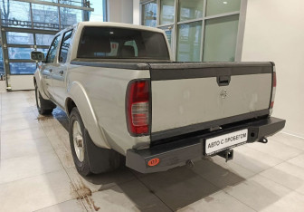 Подержанный автомобиль Nissan NP300 2012 года (6 фото)