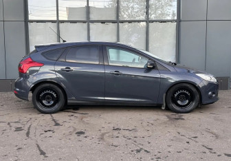 Подержанный автомобиль Ford Focus Hatchback 2011 года (5 фото)