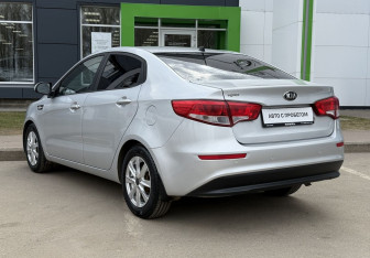 Подержанный автомобиль Kia Rio Sedan 2015 года (7 фото)