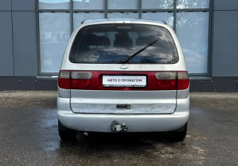 Подержанный автомобиль Ford Galaxy 1998 года (7 фото)