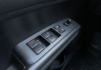 Подержанный автомобиль Nissan X-Trail 2011 года (17 фото)