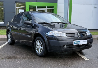 Подержанный автомобиль Renault Megane Sedan 2004 года (3 фото)