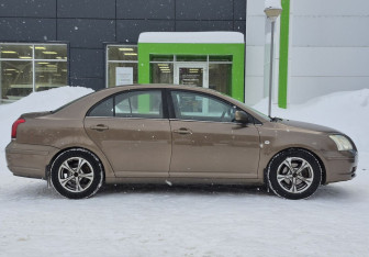 Подержанный автомобиль Toyota Avensis Wagon 2005 года (8 фото)