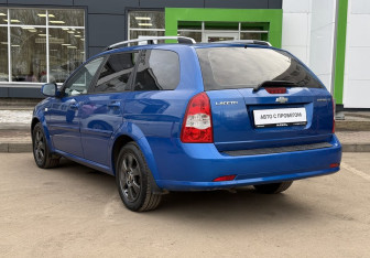 Подержанный автомобиль Chevrolet Lacetti Wagon 2011 года (7 фото)