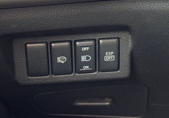 Подержанный автомобиль Nissan X-Trail 2008 года (14 фото)