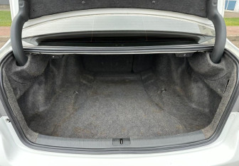 Подержанный автомобиль Honda Accord Sedan 2012 года (17 фото)