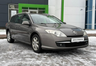 Подержанный автомобиль Renault Laguna Wagon 2008 года (3 фото)