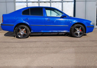 Подержанный автомобиль Skoda Octavia Liftback 2008 года (4 фото)