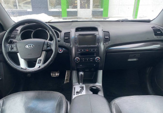 Подержанный автомобиль Kia Sorento 2012 года (11 фото)