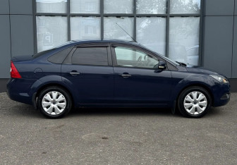 Подержанный автомобиль Ford Focus Sedan 2011 года (5 фото)