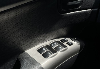 Подержанный автомобиль Kia Sportage 2006 года (15 фото)