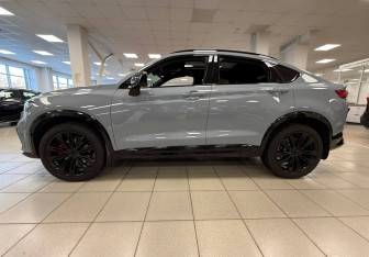 Подержанный автомобиль Geely Tugella 2023 года (8 фото)