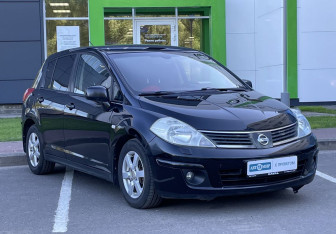 Подержанный автомобиль Nissan Tiida Hatchback 2008 года (3 фото)