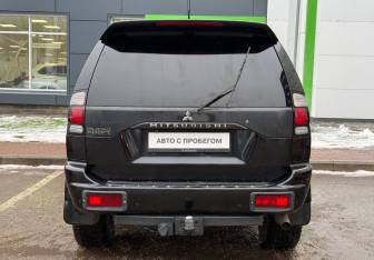 Подержанный автомобиль Mitsubishi Pajero Sport 2006 года (6 фото)