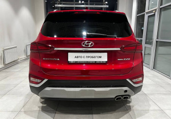 Подержанный автомобиль Hyundai Santa Fe 2018 года (6 фото)
