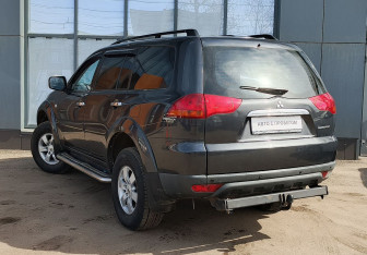 Подержанный автомобиль Mitsubishi Pajero Sport 2010 года (4 фото)