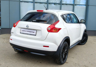 Подержанный автомобиль Nissan Juke 2014 года (5 фото)