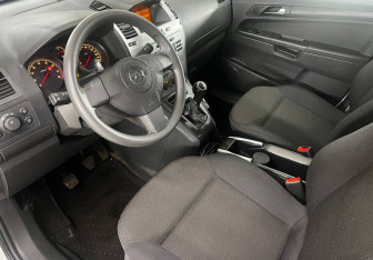 Подержанный автомобиль Opel Zafira Compactvan 2011 года (9 фото)