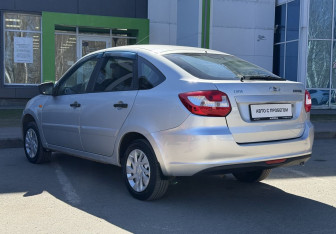 Подержанный автомобиль LADA (ВАЗ) Granta Liftback 2016 года (7 фото)
