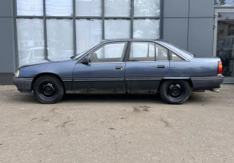 Подержанный автомобиль Opel Omega Sedan 1988 года (5 фото)