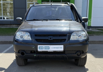 Подержанный автомобиль Chevrolet Niva 2012 года (2 фото)