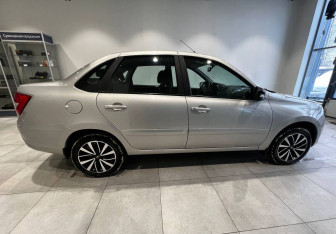 Подержанный автомобиль LADA (ВАЗ) Granta Sedan 2022 года (4 фото)