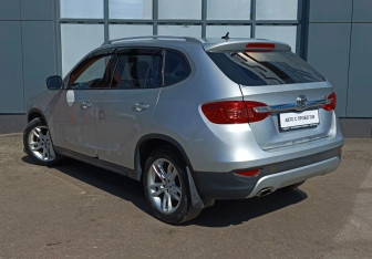 Подержанный автомобиль Brilliance V5 2014 года (8 фото)