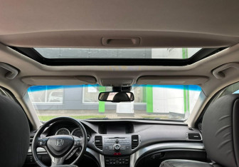 Подержанный автомобиль Honda Accord Sedan 2012 года (16 фото)