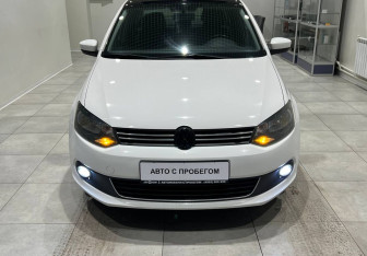 Подержанный автомобиль Volkswagen Polo Sedan 2013 года (2 фото)