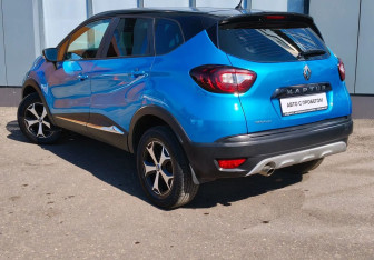 Подержанный автомобиль Renault Kaptur 2017 года (8 фото)