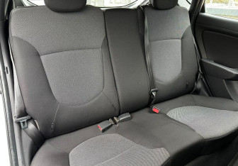 Подержанный автомобиль Hyundai Solaris Hatchback 2012 года (11 фото)