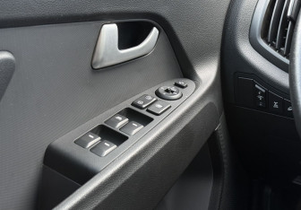 Подержанный автомобиль Kia Sportage 2013 года (15 фото)