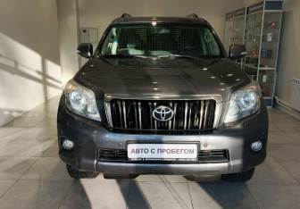 Подержанный автомобиль Toyota Land Cruiser Prado 2010 года (2 фото)
