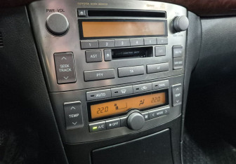 Подержанный автомобиль Toyota Avensis Wagon 2005 года (13 фото)