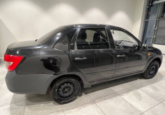 Подержанный автомобиль LADA (ВАЗ) Granta Sedan 2013 года (4 фото)