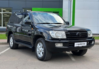 Подержанный автомобиль Toyota Land Cruiser Suv 2006 года (3 фото)
