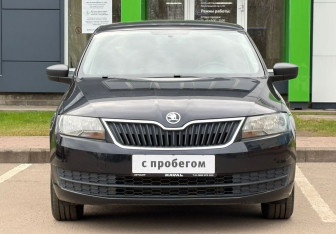 Подержанный автомобиль Skoda Rapid Liftback 2015 года (2 фото)