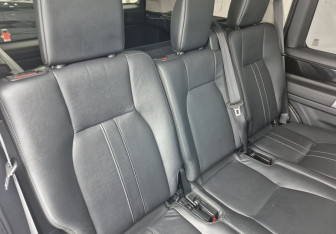 Подержанный автомобиль Land Rover Discovery 2014 года (10 фото)