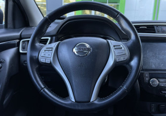 Подержанный автомобиль Nissan Qashqai 2016 года (17 фото)