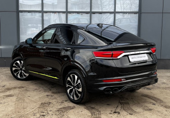 Подержанный автомобиль Geely Tugella 2022 года (4 фото)