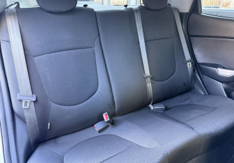 Подержанный автомобиль Kia Rio Sedan 2016 года (11 фото)