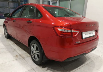 Подержанный автомобиль LADA (ВАЗ) Vesta Sedan 2016 года (8 фото)