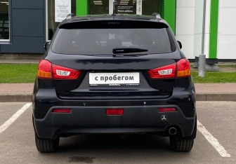 Подержанный автомобиль Mitsubishi ASX 2012 года (5 фото)
