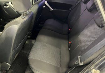 Подержанный автомобиль LADA (ВАЗ) Granta Liftback 2015 года (12 фото)