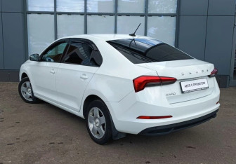 Подержанный автомобиль Skoda Rapid Liftback 2020 года (4 фото)