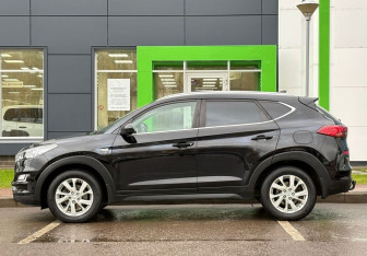 Подержанный автомобиль Hyundai Tucson 2020 года (8 фото)