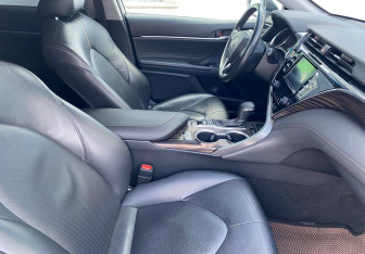Подержанный автомобиль Toyota Camry Sedan 2018 года (10 фото)