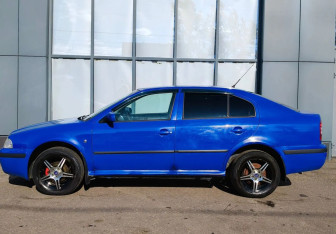 Подержанный автомобиль Skoda Octavia Liftback 2008 года (5 фото)